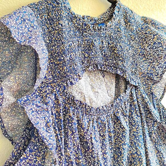 Old Navy Plus Size 4x Blue Yellow Floral Peephole Flutter Sleeve Top Blouse NEW - Picture 2 of 8